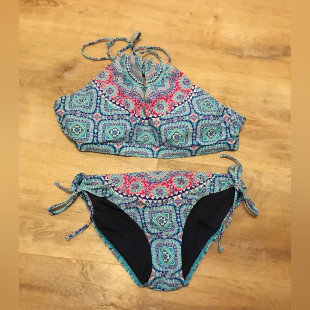 Athleta high neck keyhole bikini